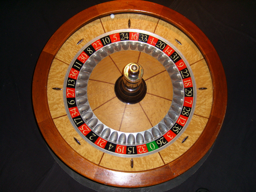 How many numbers are there in an american roulette wheel